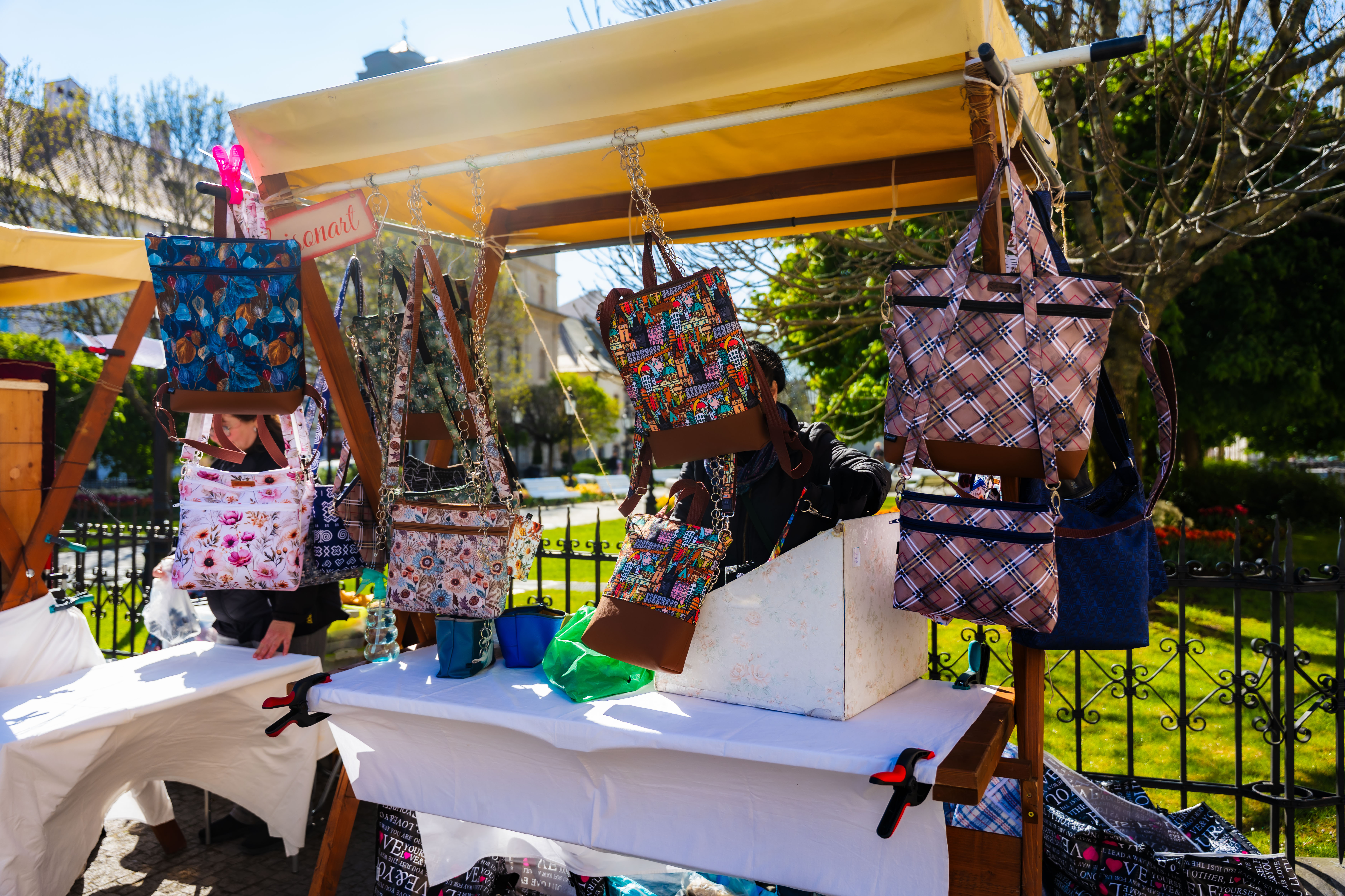 Trh tradicnych remesiel-1-30